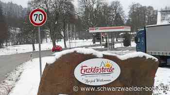 Verkehrsschau Enzklösterle: Abstand zu gering – Begrüßungsstein muss weg