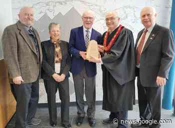 County of Renfrew presents 2022 Warden's Community Service ... - Pembroke Observer