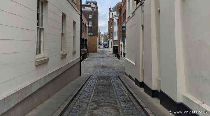London’s Alleys: Kendall Place, W1