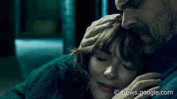 Are Stranger Things' David Harbour And Winona Ryder Friends in ... - Startefacts