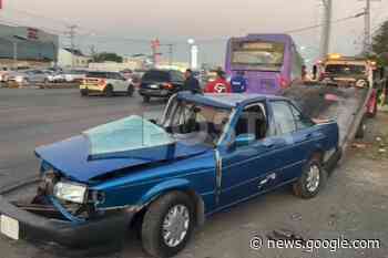 Choca auto contra camión de la Ecovía en Monterrey; hay 3 ... - POSTA