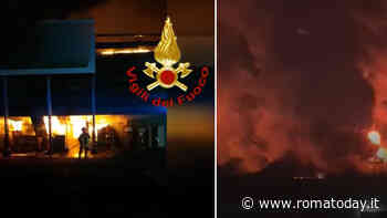 Un incendio devasta lo store 'Orizzonte' a Castel Romano