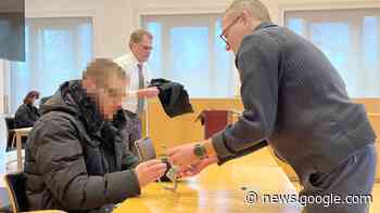 Bekannten mit 33 Messerstichen getötet - Täter muss in Psychiatrie - hessenschau.de
