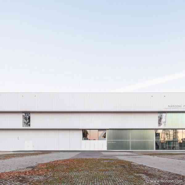 A8000 wraps stepped Czech pavilion in translucent skin