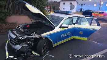 Streifenwagen der Polizei und weitere Autos bei Unfall in ... - echo24.de