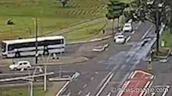 Câmera da CATVE registra acidente no Centro de Cascavel - Catve