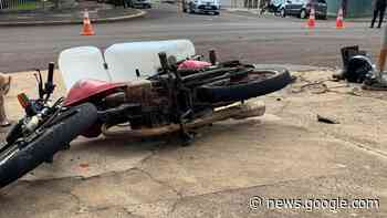 Motociclistas ficam feridos em grave acidente no Bairro Neva em ... - Catve
