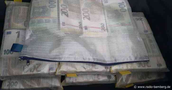 Zoll beschlagnahmt fast eine Million Euro in Kinderzimmer