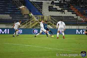 Calcio - Tra Avellino e Latina finisce con un pari - Radio Studio 93