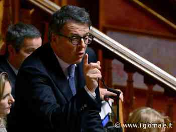 “Va licenziato domani”. L'appello di Renzi sul prof che nega la Shoah