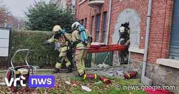 Vrouw bewusteloos naar ziekenhuis gebracht na brand in ... - VRT.be