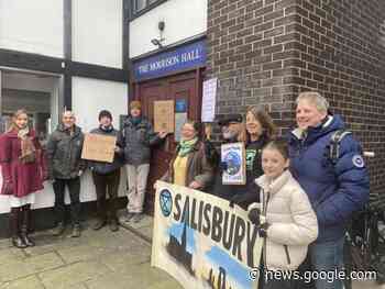 Extinction Rebellion fight to raise awareness of raw sewage in rivers - Salisbury Journal