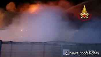 Fermo, incendio in fabbrica: l'intervento dei vigili del fuoco - Il Sole ... - Il Sole 24 ORE