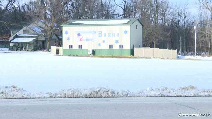 Big hit on broadside of Fort Wayne barn