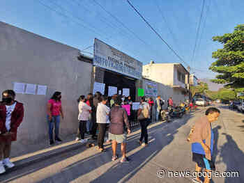 Cierran una primaria de Iguala para exigir un maestro y la salida de ... - El Sur de Acapulco