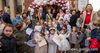 Peuters en kleuters Ankerschooltje beloven elkaar eeuwige trouw - Het Laatste Nieuws