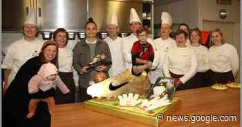 Bruisend Balegem en Bakkerij Sint-Anna huldigen Gouden Schoen ... - Het Laatste Nieuws