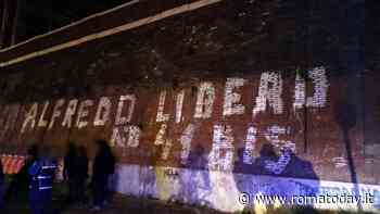 Cospito: a Porta Maggiore una mega scritta per Alfredo e contro il 41bis. Anarchici portati in caserma