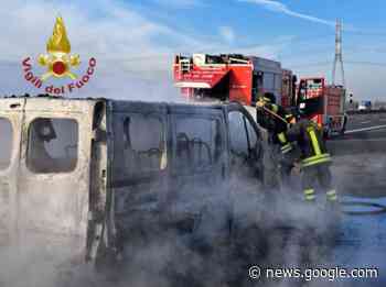 Modena, furgone a fuoco in A1: nessun ferito - modenaindiretta.it