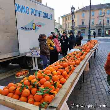 Record per le arance in piazza: Saronno point ne distribuisce 12 ... - ilSaronno