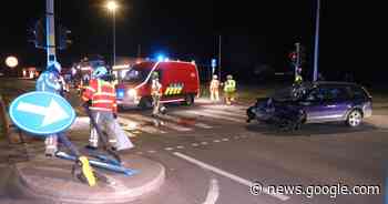 Bestuurder gewond na crash tegen verkeerssignalisatie op Zelebaan - Het Laatste Nieuws