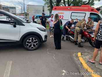 Mulher fica ferida após colisão entre carro e moto em Lages - scc10.com.br