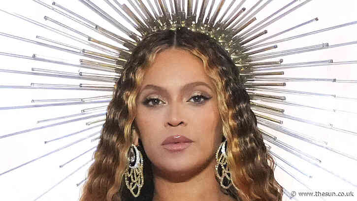 Beyonce shocks fans by going totally naked except for diamonds in stunning new pic to announce Renaissance world tour