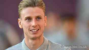 Barnsley: Kilmarnock striker Oli Shaw, Tottenham keeper Adam Hayton & Huddersfield's Jon Russell join