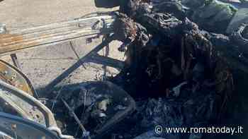 Cassonetti e auto incendiate: nel quartiere è allarme piromane