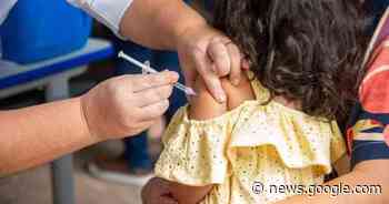 Contagem começa a vacinar crianças com dose de reforço contra a ... - Estado de Minas