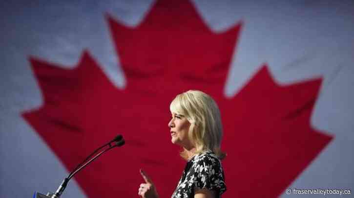 Former Tory interim leader, longtime Manitoba MP Candice Bergen stepping down