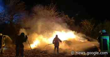 Merzig: Feuerwehr-Einsatz in Nacht - Heuballen brennen, Polizei ... - Saarbrücker Zeitung