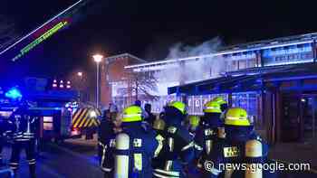 Polizei vermutet Brandstiftung an Grundschule in Bargteheide - NDR.de