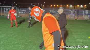 Enigma69 in prova al Cosenza: il calciatore mascherato dalla Kings ... - Sport Fanpage