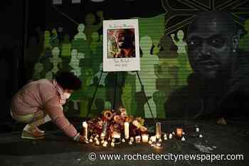 Dozens mourn Memphis’s Tyre Nichols