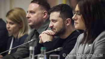 Liveblog: ++ Selenskyj für mehr Tempo bei Waffenlieferungen ++