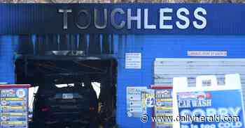 No injuries in Elgin car wash fire