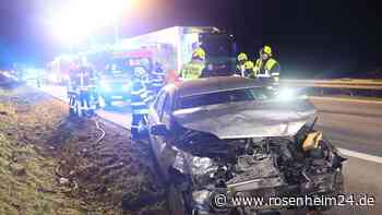 Unfall auf A94 bei Neuötting: Ford kracht in Sattelschlepper