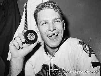 Hickey on hockey: Bobby Hull was great on ice, deeply flawed off it