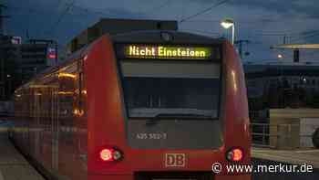 S8-Linie nahe Zentrum lange gesperrt: Großaufgebot an Feuerwehr und Polizei suchte Gleis ab