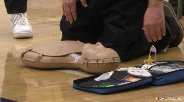 Albuquerque students learn about life-saving technique