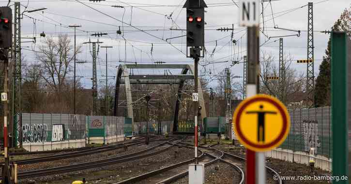 Weltkriegsbombe an Bahnstrecke Karlsruhe-Basel gesprengt