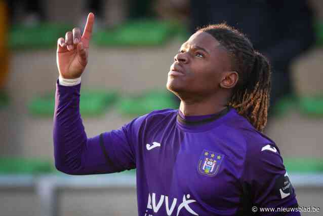 Maak kennis met Enock Agyei, de 18-jarige aanwinst van Malinwa: hij controleert ballen zoals Hazard en eert overleden moeder op zijn truitje