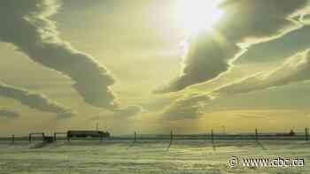 Mountain wave clouds put on 'pretty cool display' in southern Alberta
