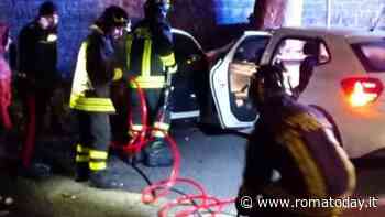 Auto si schianta contro un albero: quattro ragazzi in codice rosso