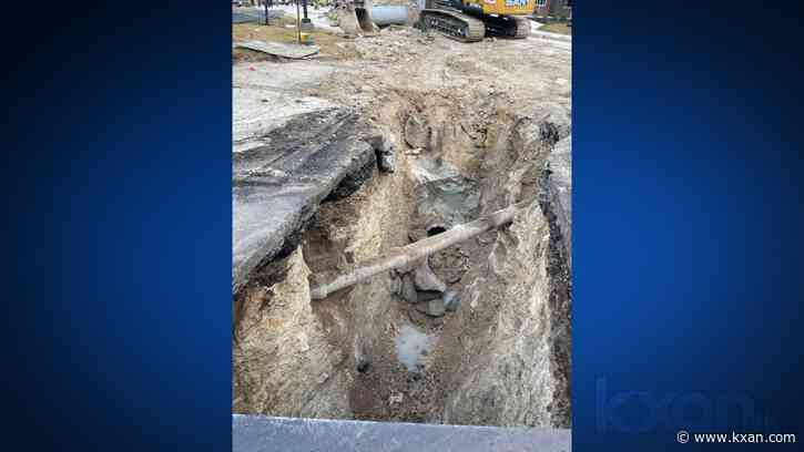 Gas line break causes road closures on Congress Avenue