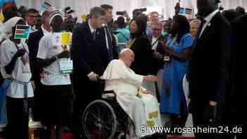 Papst trifft Flüchtlinge im Südsudan: „Leide mit euch“