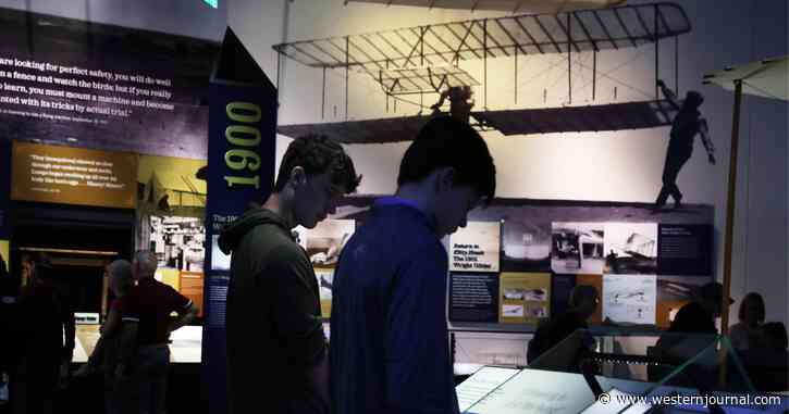 Smithsonian Museum Kicks Out Students Over What They Had on Their Hats: Attorney