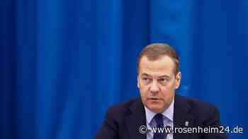 „Schnell, hart, überzeugend“: Medwedew droht Ukraine mit Atomwaffen – Selenskyj-Berater will „ignorieren“