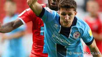 Owen Gallacher: Grimsby Town sign free-agent full-back after Crawley Town release